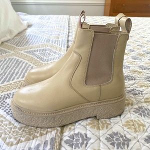 Free People Chelsea Boots, Cream Colored, Size 36 (US 6)